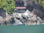 house on north end of Ko Phetra.JPG (122 KB)